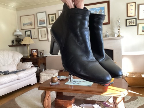 Ladies black leather ankle - black,