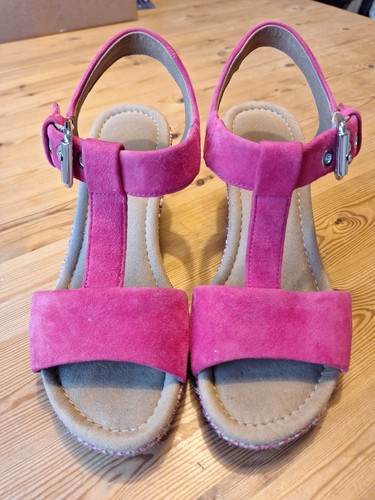 Bright pink gabor - wedged, heels